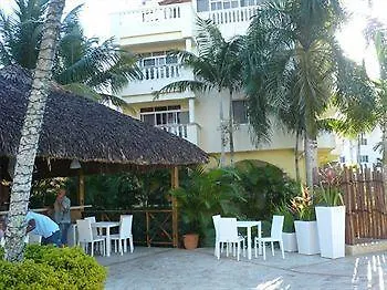 Las Palmeras / Las Estrellas Boca Chica