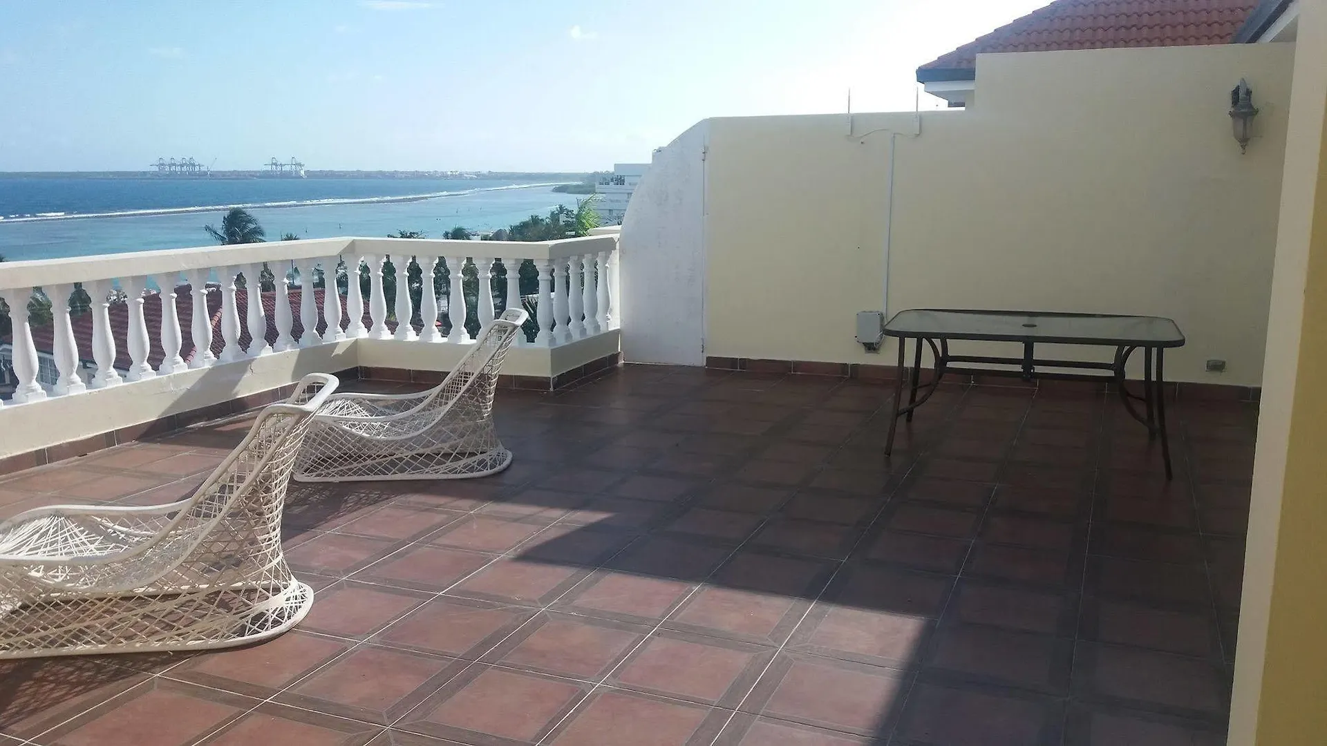 Las Palmeras / Las Estrellas Boca Chica Hotel
